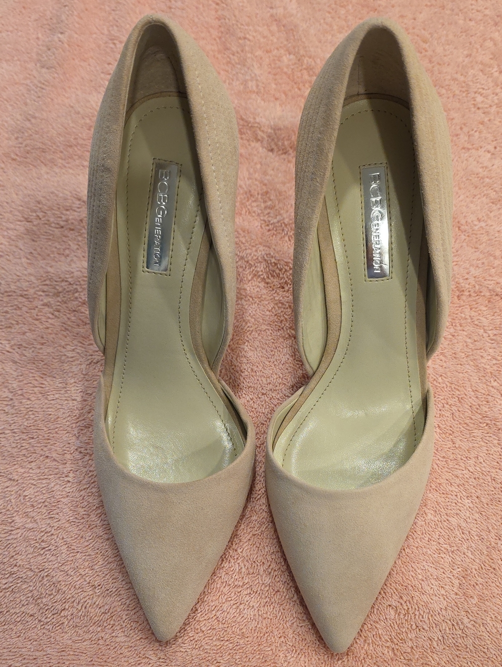 BCBG Nude Blush Kidsuede Pointed-Toe Women’s Pumps W/7 Rows Of Top Stitches.